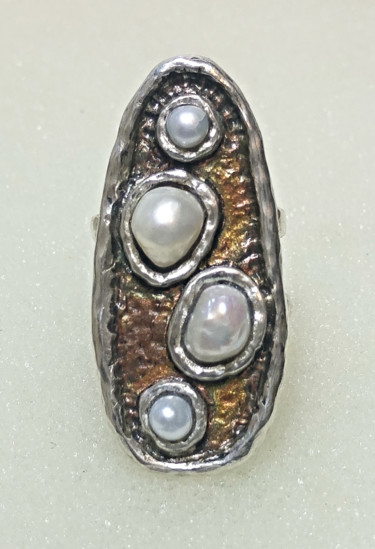 Diseño titulada "Pearl Ring" por Sapir Gelman, Obra de arte original, Objetos