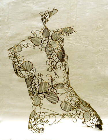 Sculpture titled "torse en dentelle -…" by Sarah François, Original Artwork, Wire