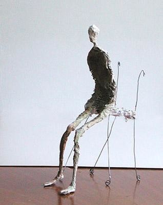 Sculpture intitulée "Figure on chair" par Sarah Heruty Katz, Œuvre d'art originale, Techniques mixtes