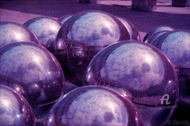 Photographie intitulée "Boules du Palais Ro…" par Sarcie, Œuvre d'art originale, Photographie argentique