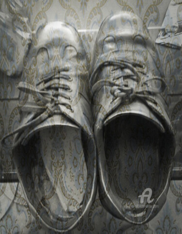 Photographie intitulée "Shoes" par Sbatina, Œuvre d'art originale