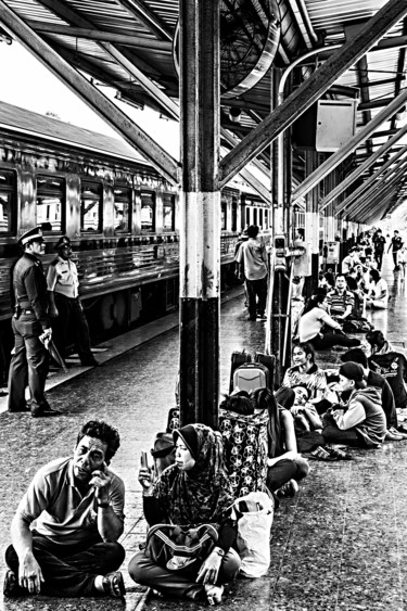 Fotografie mit dem Titel "Hua Lamphong Train…" von Schlindwein Photographie --- Www.Schlind, Original-Kunstwerk