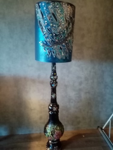 Design getiteld "Handbewerkte lamp" door Liesbeth Boterhoek, Origineel Kunstwerk, Meubilair