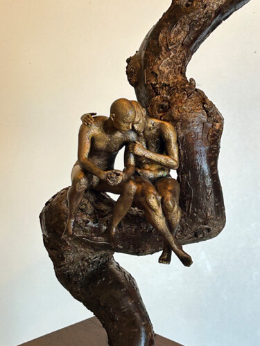 Скульптура под названием "Friends" - Scott Camazine, Подлинное произведение искусства, Пластмасса