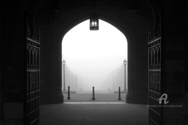 Photographie intitulée "Open gates and arch…" par Scott Gregory Banner, Œuvre d'art originale, Photographie numérique