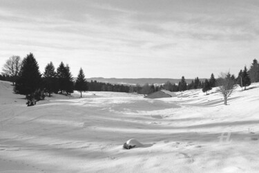 Фотография под названием "Buried hut - Mont D…" - Scott Gregory Banner, Подлинное произведение искусства, Пленочная фотограф…