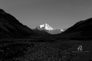 Fotografía titulada "Mount Everest - Him…" por Scott Gregory Banner, Obra de arte original, Fotografía digital