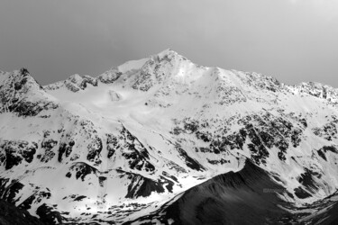 Fotografía titulada "Snow covered mounta…" por Scott Gregory Banner, Obra de arte original, Fotografía digital