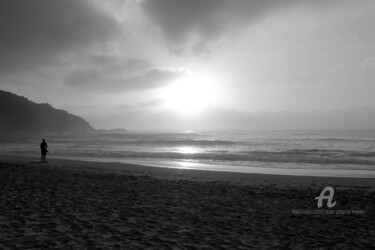 Photographie intitulée "Bodysurfer at sunri…" par Scott Gregory Banner, Œuvre d'art originale, Photographie numérique