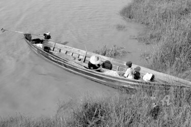 "Two boys in a canoe…" başlıklı Fotoğraf Scott Gregory Banner tarafından, Orijinal sanat, Dijital Fotoğrafçılık