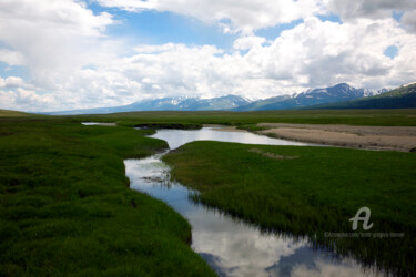 Fotografie mit dem Titel "River valley and mo…" von Scott Gregory Banner, Original-Kunstwerk, Digitale Fotografie