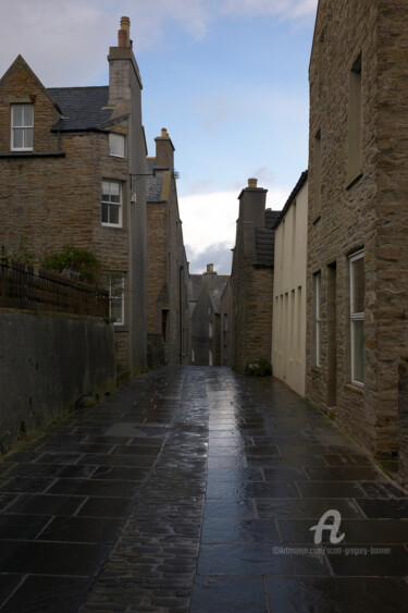 Fotografia intitolato "Laneway - Stromness…" da Scott Gregory Banner, Opera d'arte originale, Fotografia digitale