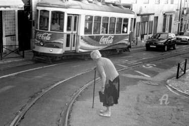 Fotografie mit dem Titel "Elderly lady and tr…" von Scott Gregory Banner, Original-Kunstwerk, Analog Fotografie