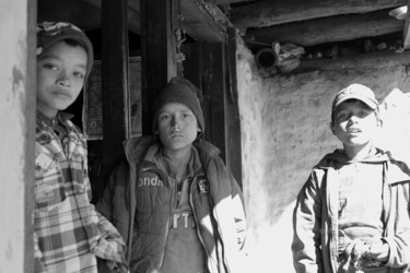 Fotografia intitulada "Three teenagers - n…" por Scott Gregory Banner, Obras de arte originais, Fotografia digital
