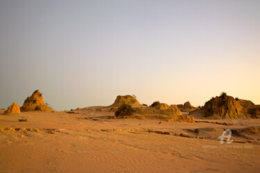 Фотография под названием "Sand dune and sand…" - Scott Gregory Banner, Подлинное произведение искусства, Цифровая фотография
