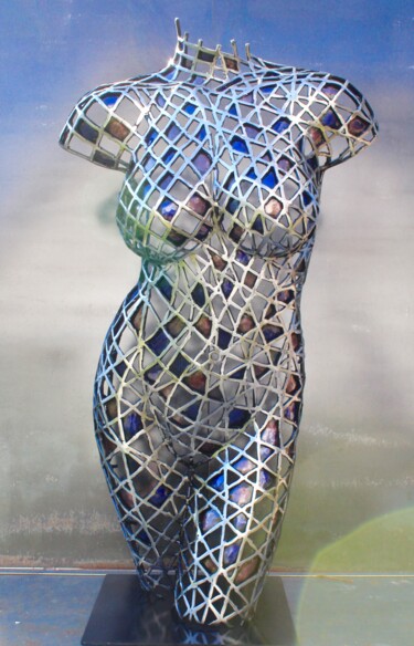 Скульптура под названием "Tears in a kaleidos…" - Scott Wilkes, Подлинное произведение искусства, Металлы