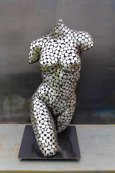 Скульптура под названием "Walking in circles" - Scott Wilkes, Подлинное произведение искусства, Металлы