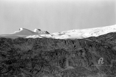 Fotografía titulada "Moiry Glacier and m…" por Scott Gregory Banner, Obra de arte original, Fotografía analógica