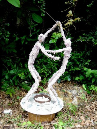 Installation titled "Je ne sais pas 1 ?" by Sculptures Au Jardin, Original Artwork