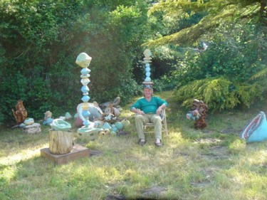 Installation titled "Du cotê de Philippe…" by Sculptures Au Jardin, Original Artwork