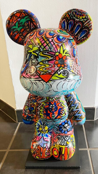 Sculpture titled "Bear custom" by Seb Paul Michel, Original Artwork, Resin