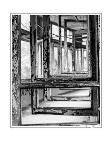 Fotografia intitulada "Fenêtres sur cour" por Sébastien Bance, Obras de arte originais, Fotografia digital