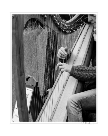 Photographie intitulée "L'harpiste" par Sébastien Bance, Œuvre d'art originale, Photographie numérique