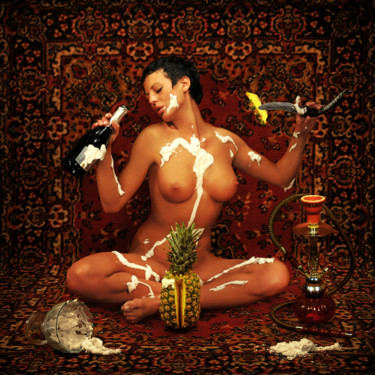 Фотография под названием "Lady with Pineapple" - Николай Седнин (Nicolas Sednin), Подлинное произведение искусства, Объекты