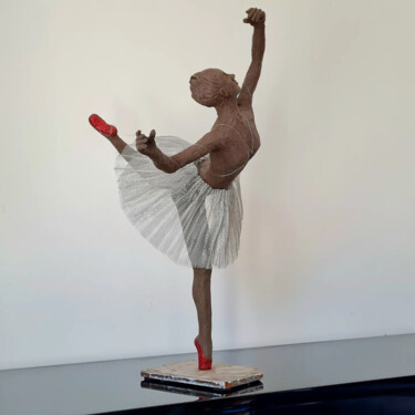 Sculpture titled "Ballerine" by Sel Sculpture, Original Artwork, Terra cotta