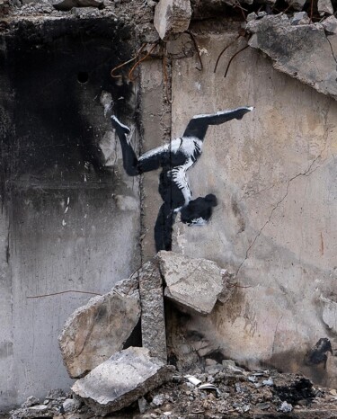 Banksys neuestes Kunstwerk befindet sich auf einem beschädigten Gebäude in der Ukraine