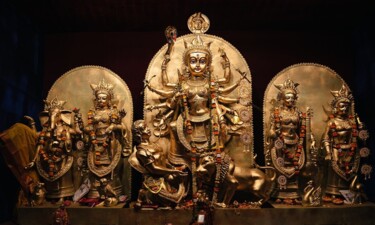 Богиня раскрыта: изучение художественных изображений Дурга Пуджи