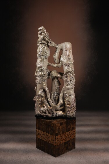 Skulptur mit dem Titel "YOU ARE JUST HUMAN" von Selma Keles, Original-Kunstwerk, Keramik