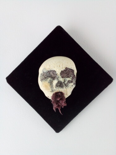 Sculpture titled "Corrupted face 3" by Serendipity Liche, Original Artwork, Bone Mounted on Wood Panel