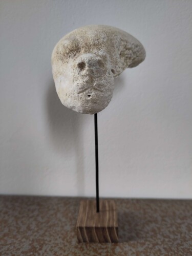 Escultura intitulada "Pup head" por Serendipity Liche, Obras de arte originais, Osso