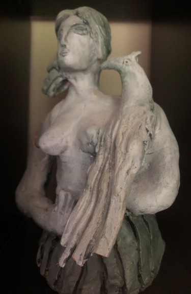 Scultura intitolato "La femme a l oiseau" da Serge Berry, Opera d'arte originale, Argilla
