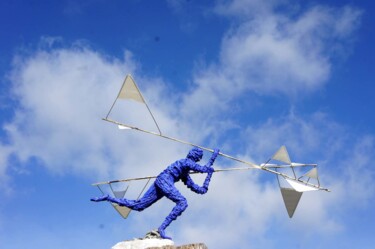 Sculpture titled "TENTATIVE METAL" by Serge Reynaud (Art of Flying), Original Artwork, Metals