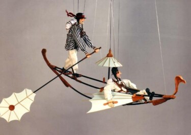 Sculpture titled "LA  GONDOLE  VOLANTE" by Serge Reynaud (Art of Flying), Original Artwork, Mixed Media