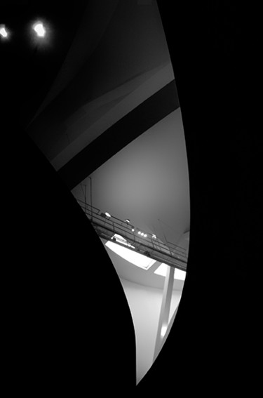 Photographie intitulée "La virgule du plafo…" par Serge Strippentoir, Œuvre d'art originale, Photographie numérique Monté su…