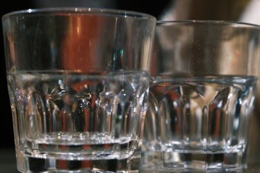Фотография под названием "Deux verres" - Serge Leroux, Подлинное произведение искусства, Цифровая фотография