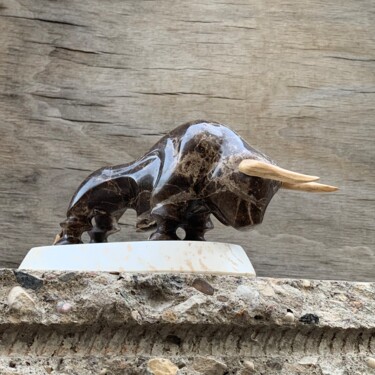 Sculpture intitulée "Marble Ox" par Serjio Elicolani, Œuvre d'art originale, Pierre