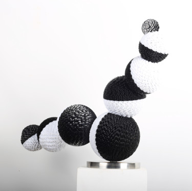 Kinetic sculpture made from buttons "Circle XXXIII" Sculpture titled "Kinetic sculpture m…" by Seungwoo Kim, Original Art, Plastic