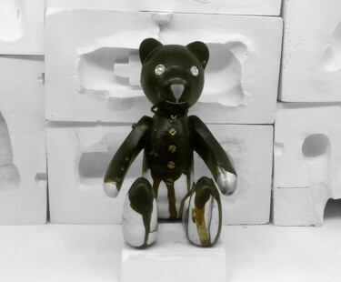 Escultura intitulada "HandBear : HB-A000S…" por Seven E, Obras de arte originais, Plástico