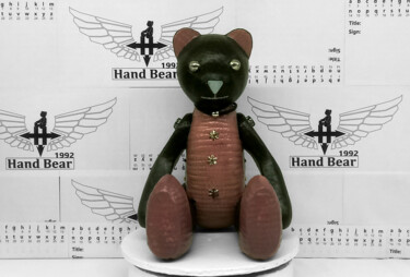 Sculpture intitulée "Hand Bear / HB-BF034" par Seven E, Œuvre d'art originale, Plastique
