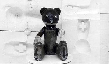 제목이 "Vintage bear doll :…"인 조형물 Seven E로, 원작, 플라스틱