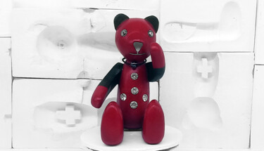 Scultura intitolato "Vintage bear doll :…" da Seven E, Opera d'arte originale, Plastica