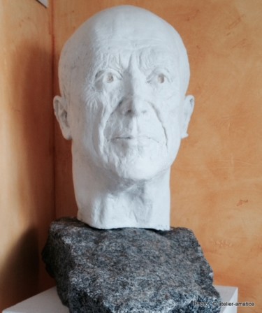 Sculptuur getiteld "Un maître dans ce m…" door Sev, Origineel Kunstwerk, Gips