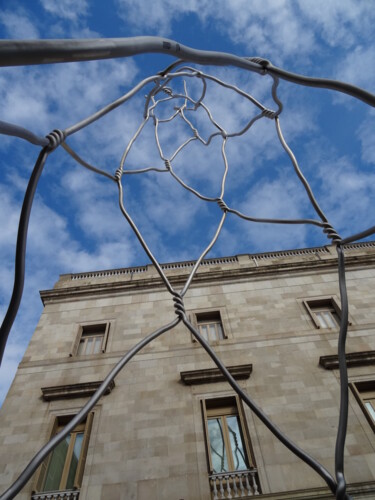 Photographie intitulée "Fil de fer à Barcel…" par Séverine Piques (WOERLY), Œuvre d'art originale