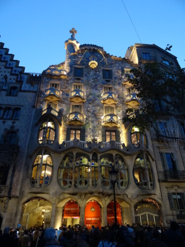 Photography titled "Casa Batllo by night" by Séverine Piques (WOERLY), Original Artwork