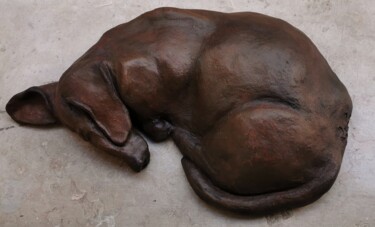 Sculpture titled "SOMMEIL PROFOND" by Severine Soulas, Original Artwork, Clay