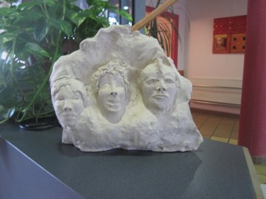 Sculpture intitulée "les trois pellerins…" par Stephane Flouriot, Œuvre d'art originale, Terre cuite